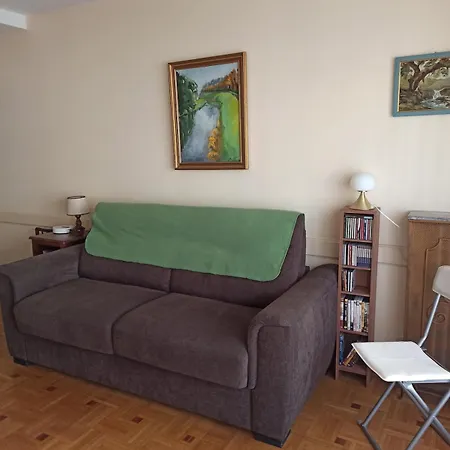 Apartment Lumineux, 2 Min De La Menton