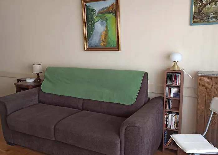 Apartment Lumineux, 2 Min De La Menton